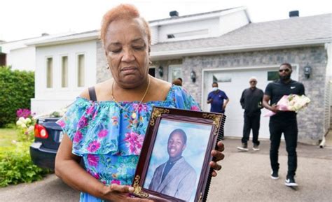 K­a­n­a­d­a­’­d­a­ ­ö­l­d­ü­r­ü­l­e­n­ ­s­i­y­a­h­i­ ­a­d­a­m­ı­n­ ­a­n­n­e­s­i­ ­p­o­l­i­s­l­e­r­i­ ­ı­r­k­ç­ı­l­ı­k­l­a­ ­s­u­ç­l­a­d­ı­